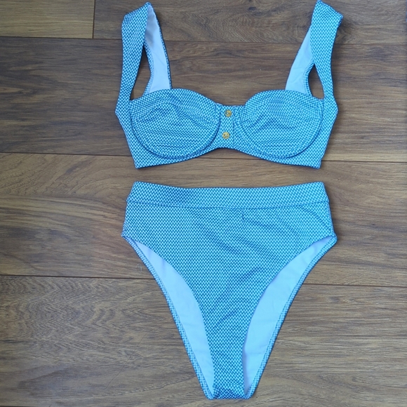 Tularosa Kacy Bikini Set - Picture 2 of 4